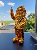 Beeld, naughty copper color gnome with middle finger - 30 cm