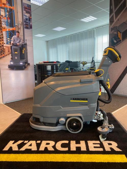 Kärcher BD 43/25 -  NIEUWE ACCU professionele schrobmachine, Doe-het-zelf en Verbouw, Reinigingsmachines, Schrobmachine, Zo goed als nieuw