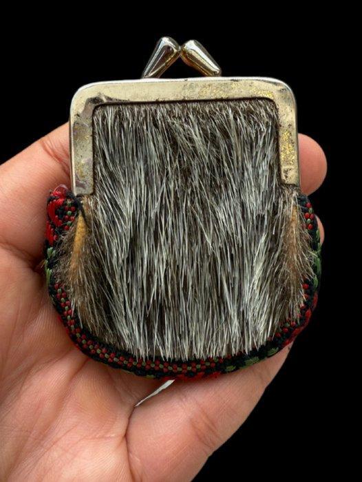 Curieuze en wilde kleine tas of portemonnee van traditioneel, Antiek en Kunst, Curiosa en Brocante