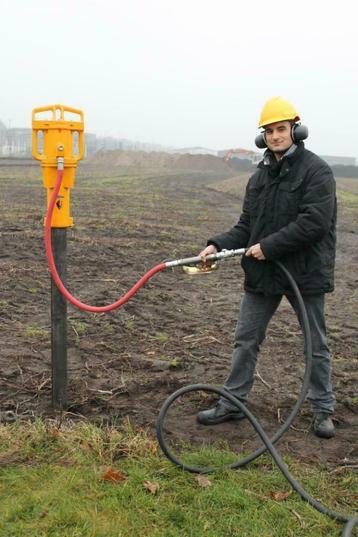 Palenrammer Rhino PD-110 Lucht beschikbaar voor biedingen