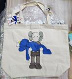 Kaws (1974) - The KAWS x Uniqlo Gone Tote Bag Natural