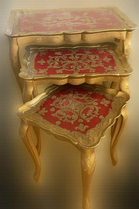 Set bijzettafels (3) - Hars, Antiek en Kunst, Curiosa en Brocante