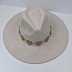 Dames hoed beige suede met gouden hartjes nieuw, Kleding | Dames, Hoeden en Petten, Verzenden, Nieuw, Hoed