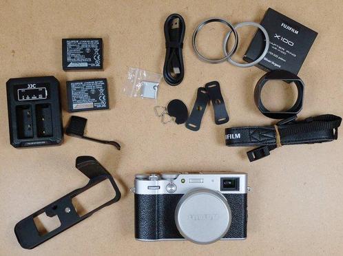 Fuji Fujifilm X100V silver with prime lens 35mm f 2 &, Audio, Tv en Foto, Fotocamera's Digitaal