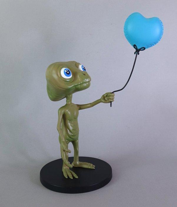 Truteau (1970) - Alien With Ballon (Blue), Antiek en Kunst, Kunst | Designobjecten