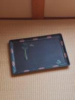 Dienblad - Japanse lakschotel met botanisch reliëfdecoratie, Antiek en Kunst
