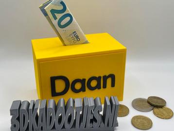 Gepersonaliseerde spaarpot met naam – Uniek cadeau beschikbaar voor biedingen