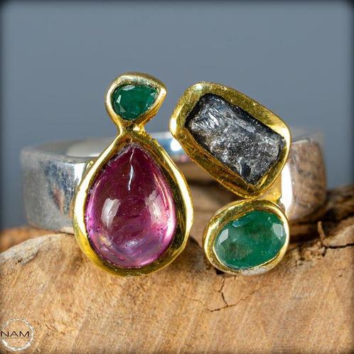 Exclusieve ring met diamant, smaragd en rubelliet 925 zilver, Verzamelen, Mineralen en Fossielen