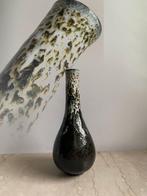 Glanzende zwarte basis met opvallende witte accenten vaas -, Antiek en Kunst