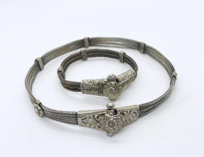 Antieke armband en Indiaas choker met snake chain - Zilver -, Antiek en Kunst, Kunst | Niet-Westerse kunst