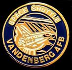 Space Shuttle Vandenberg AFB pin, Verzamelen, Speldjes, Pins en Buttons, Verzenden, Nieuw, Transport, Speldje of Pin
