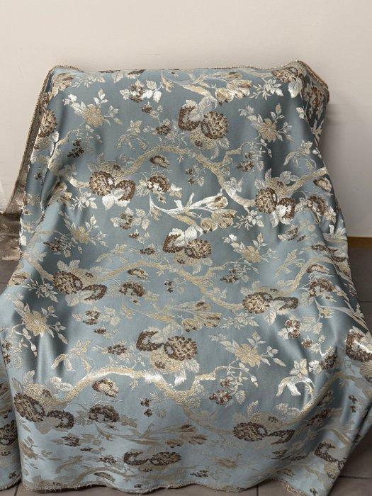 Verweven elegantie: kostbare bloemen op zijde lampasso -, Antiek en Kunst, Antiek | Kleden en Textiel