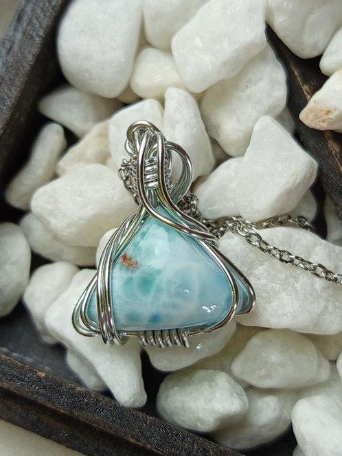 Ambachtelijk sieraad in Larimar van topkwaliteit, uniek stuk, Verzamelen, Mineralen en Fossielen