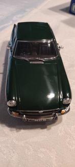 Universal Hobbies 1:18 - Modelauto (3) - MGB GT modelauto, Nieuw
