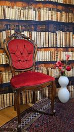 Exclusieve landelijke stof met eeuwenoude houten boekenkast, Antiek en Kunst