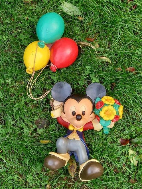 Mickey Mouse hanging on balloons - 1 Figure, Verzamelen, Disney