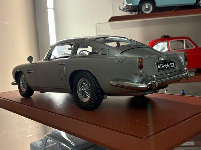 Eagle 1:8 - Modelauto - ASTON MARTIN DB7, Hobby en Vrije tijd, Modelauto's | 1:5 tot 1:12