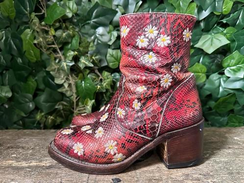 supergave vintage flower boots van Sendra maat 36, Kleding | Dames, Schoenen, Rood, Zo goed als nieuw, Lage of Enkellaarzen, Ophalen of Verzenden