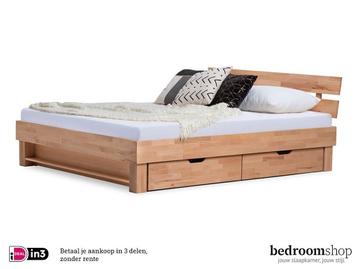 Houten bed (kernbeuken) - 160x200 - optioneel:nachtkastje beschikbaar voor biedingen