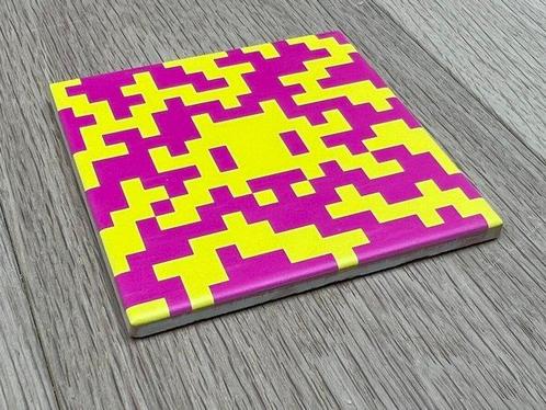 Space Invader (1969) - Camo Space Tile (Pink & Yellow), Antiek en Kunst, Kunst | Schilderijen | Modern