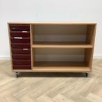 Tweedehands verrijdbare houten schoolkast, vv 1 legborden en, Huis en Inrichting, Kasten | Overige, Ophalen of Verzenden, Gebruikt
