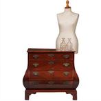 Kleine  Haagse commode in mahonie  3-zijdig gebogen met 4 la, Antiek en Kunst, Antiek | Meubels | Kasten, Ophalen of Verzenden