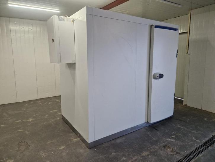 Koelcel 230 x 140 x 210 cm stekker klaar, Zakelijke goederen, Horeca | Keukenapparatuur, Koelen en Vriezen