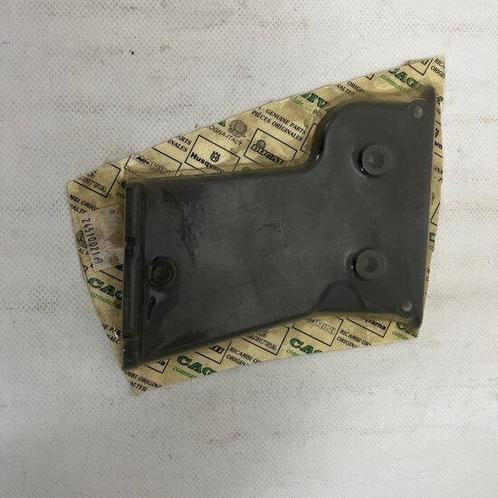 Ducati HORIZONTAL BELT INTERNAL COVER - 24510021a 851 888, Motoren, Onderdelen | Ducati, Verzenden
