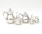 Een vijfdelig zilveren theeservies, Nederland, 1942, Antiek en Kunst, Antiek | Goud en Zilver