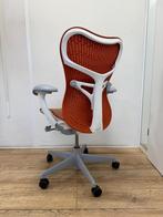 Refurbished Herman Miller Mirra 2 Butterfly Studio Orange, Huis en Inrichting, Verzenden, Oranje, Zo goed als nieuw, Bureaustoel