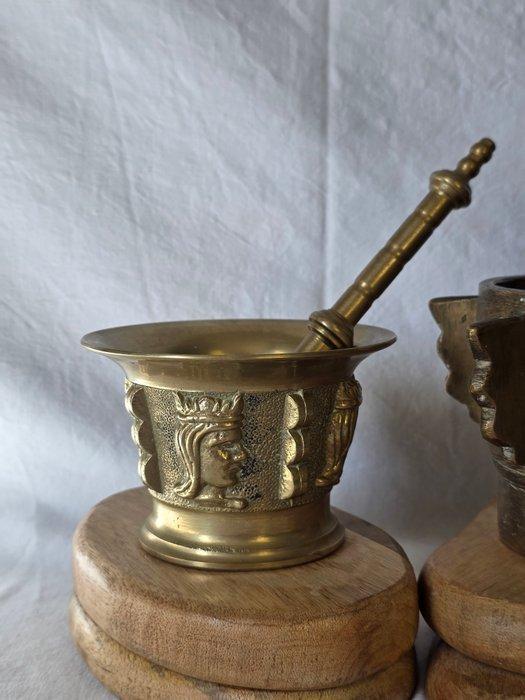 Deux Mortiers et pilons en Bronze - mortier à ailettes -, Antiek en Kunst, Curiosa en Brocante