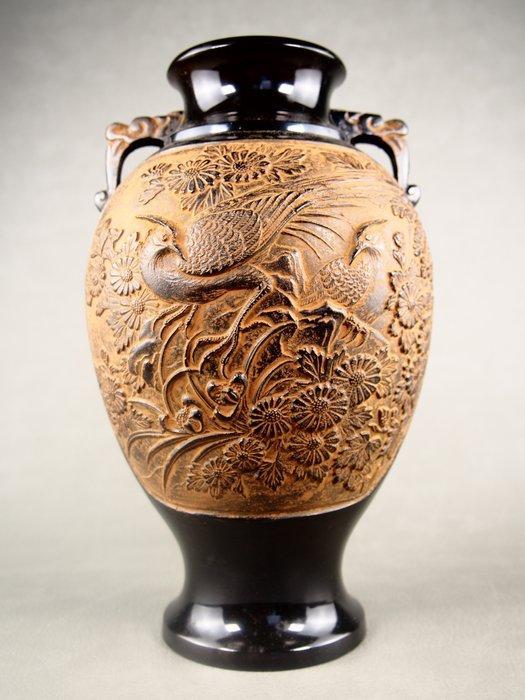 Vaas - Brons, Vaas met een driedimensionale gravuur van een, Antiek en Kunst, Antiek | Overige Antiek