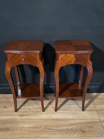 Nachtkastje (2) - Hout beschikbaar voor biedingen