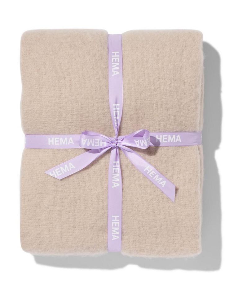HEMA Plaid wol-look naturel 130x150 van €23.99 voor €12 sale, Huis en Inrichting, Woonaccessoires | Plaids en Woondekens, Nieuw