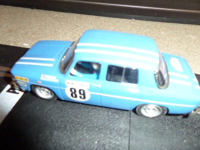 Model raceauto - Renault 8 Gordini, Hobby en Vrije tijd, Modelauto's | 1:5 tot 1:12