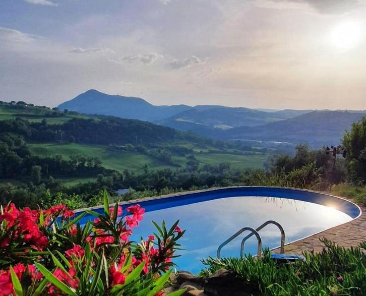 Vakantiehuis met panoramisch zwembad en hottub in Le Marche, Vakantie, Vakantiehuizen | Italië, Eigenaar, In bergen of heuvels