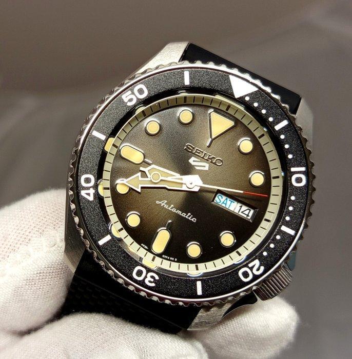 Seiko - Seiko 5 Automatic Day-Date - Zonder Minimumprijs -, Sieraden, Tassen en Uiterlijk, Horloges | Heren