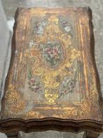 Salontafel - Vurenhout - tafel in Venetiaanse stijl, Antiek en Kunst