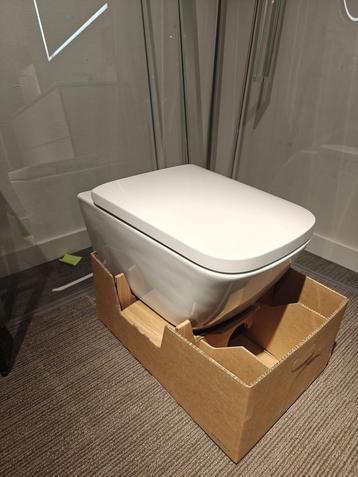 Showmodel Wandcloset hangend toilet rechthoekig - 0018 beschikbaar voor biedingen
