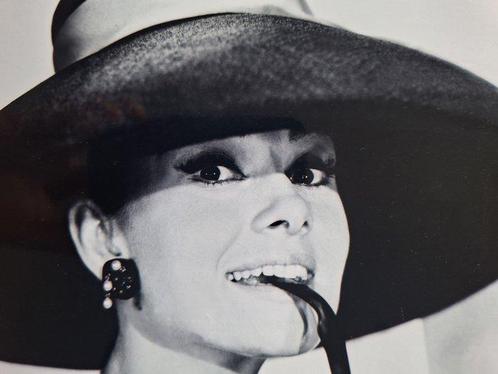Howell Conant (1916-1999) - Audrey Hepburn Breakfast at, Antiek en Kunst, Kunst | Schilderijen | Modern