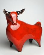 Urszula Despet - sculptuur, Red Bull - 21 cm - Keramiek