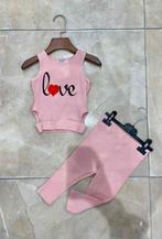 Love set roze in meerdere maten, Kinderen en Baby's, Kinderkleding | Maat 134, Verzenden, Nieuw, Meisje, Setje