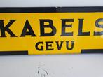Oud origineel emaille bord met de tekst; KABELS GEVU  -, Antiek en Kunst, Antiek | Wandborden en Tegels