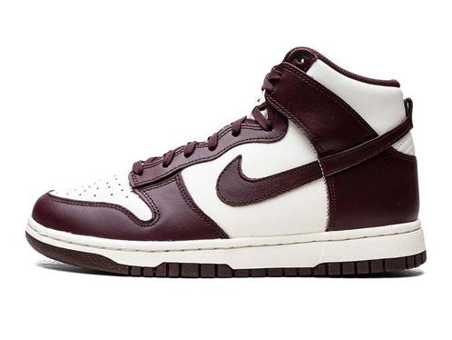 Nike Dunk High Burgundy Crush - Maat 38.5 EU, Kleding | Heren, Schoenen, Ophalen of Verzenden