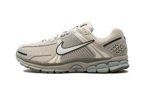 Nike Zoom Vomero 5 Light Orewood Brown Armory Blue - 36.5, Kleding | Dames, Schoenen, Sneakers of Gympen, Nieuw, Verzenden