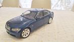 Kyosho 1:18 - Modelauto - Bmw Serie 330i E90 - Oud school, Nieuw