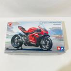 Tamiya 1:12 - Modelbouwdoos - Ducati Superleggera V4 with, Nieuw
