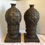 Decoratief ornament - Nederland - Twee grote gesneden houten