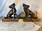 daprès Irénée Rochard - sculptuur, Deux chiens jouent à la