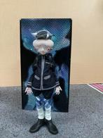 Takashi Murakami (1962) - Inochi Doll - Victor